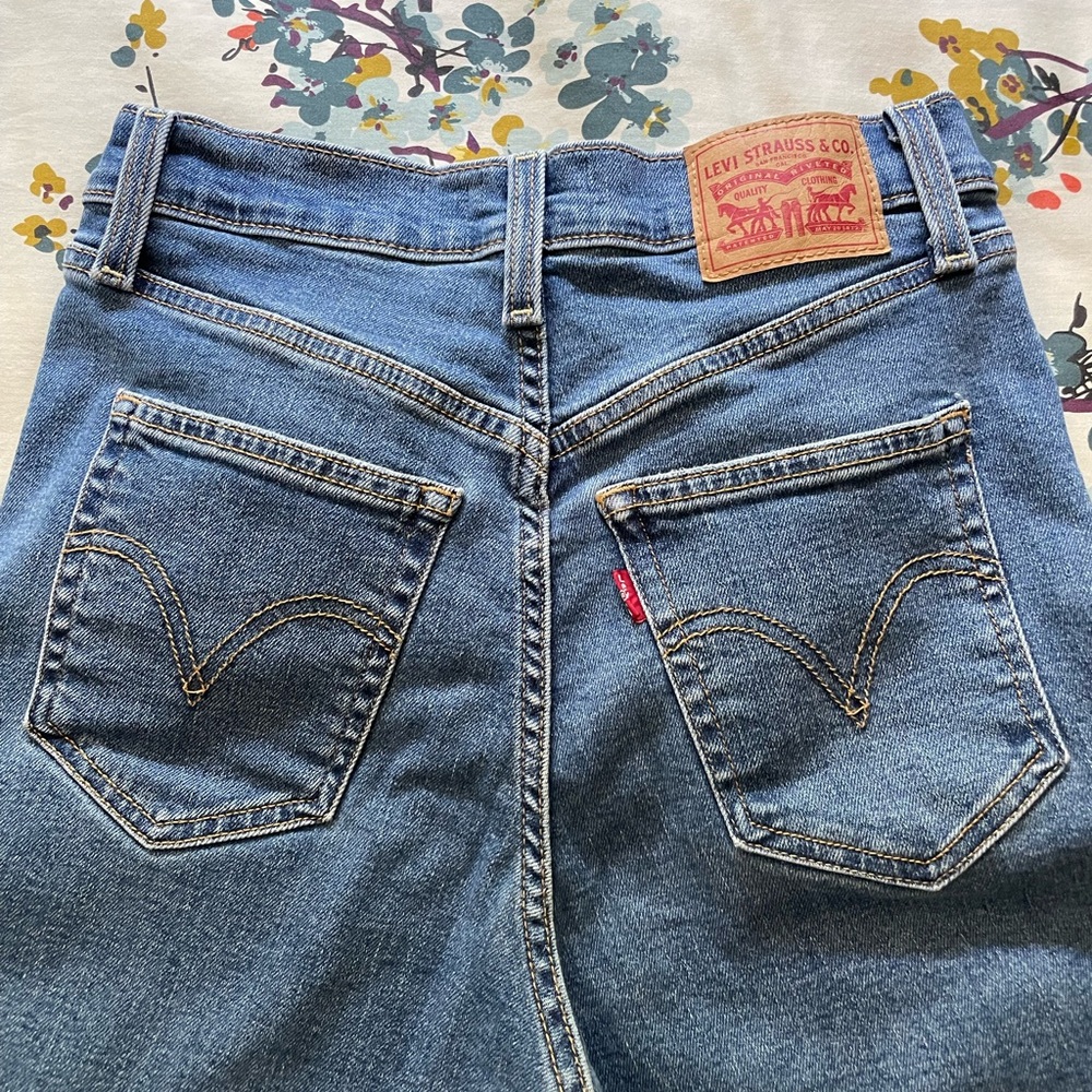 Levi’s Ribcage Straight Ankle, Sz 27.
